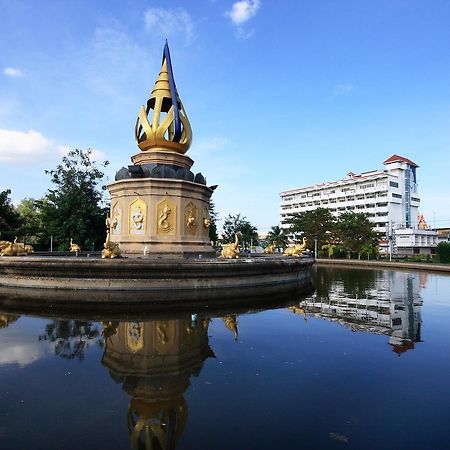 Chakungrao Riverview Hotel Kamphaeng Phet Eksteriør bilde